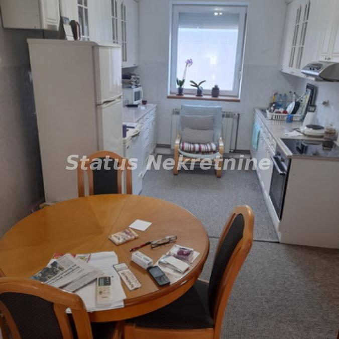 Četvorosoban stan na prodaju, Lipov Gaj, Novi Sad, 160m², 217.500 €