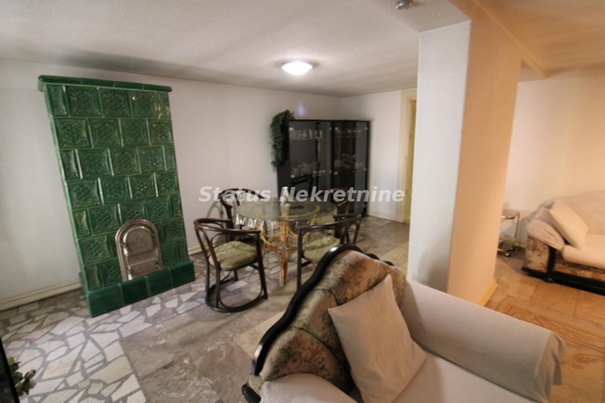 Kuća na prodaju, Sremska Mitrovica, 416m², 380.000 €