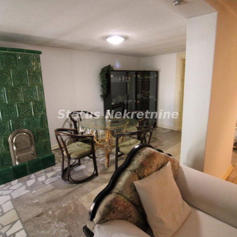 Kuća na prodaju, Sremska Mitrovica, 416m², 380.000 €