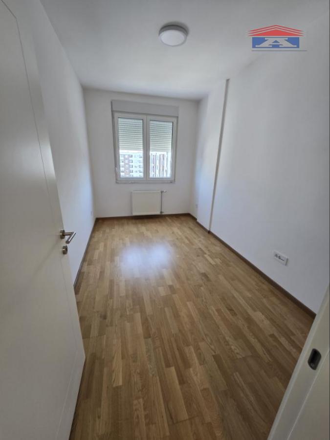 Četvorosoban stan na prodaju, Avijatičarsko Naselje, Novi Sad, 95m², 205.500 €