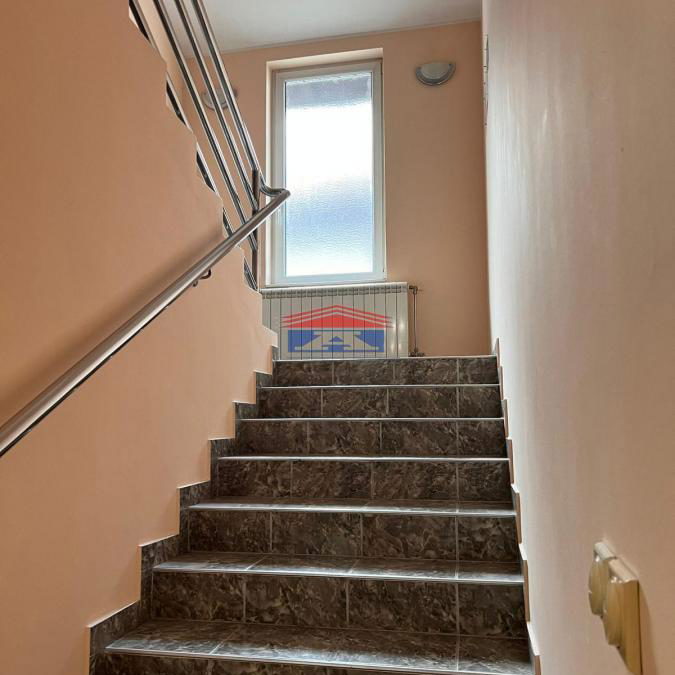 Lokal za izdavanje, Rumenka, Novi Sad, 180m², 1.300 €/mes