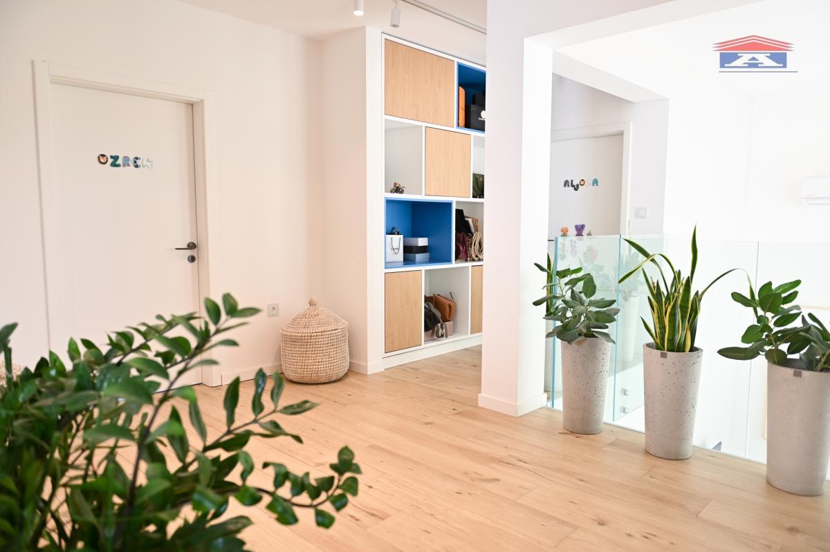 Kuća na prodaju, Petrovaradin, Novi Sad, 360m², 790.000 €