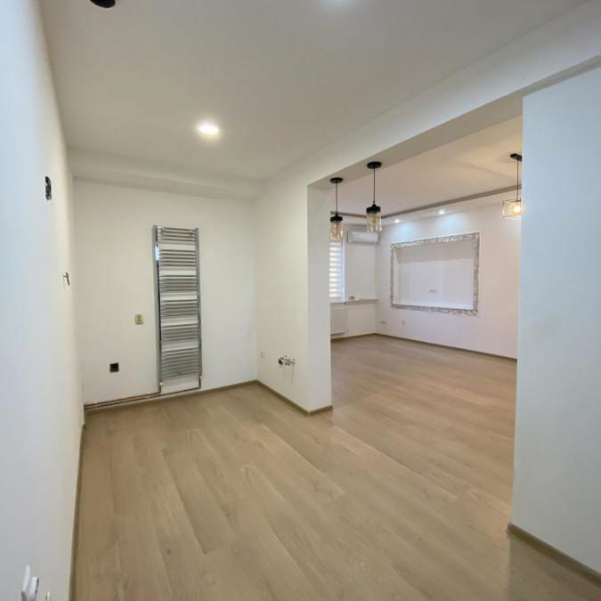 Trosoban stan na prodaju, Centar, Kikinda, 64m², 70.000 €