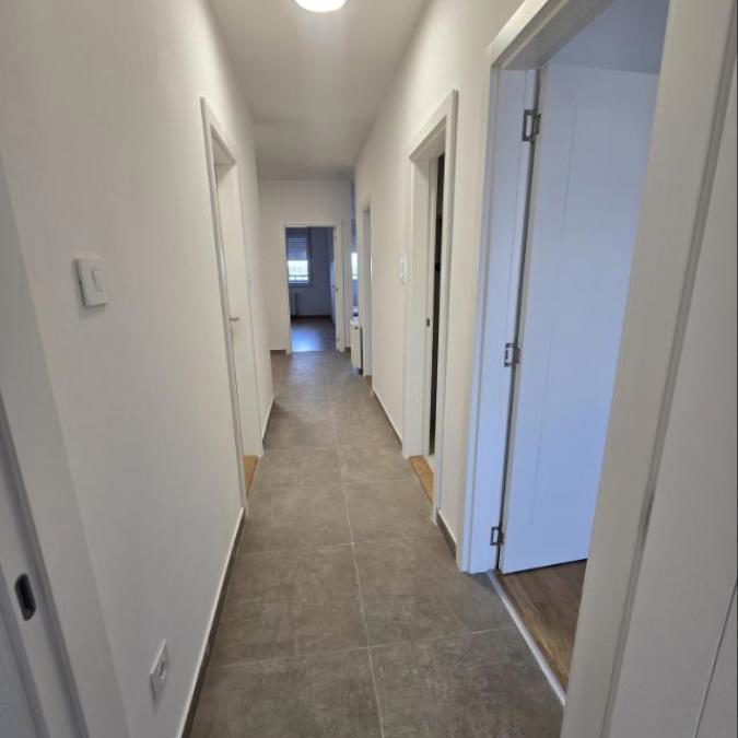 Četvorosoban stan na prodaju, Avijatičarsko Naselje, Novi Sad, 95m², 205.500 €