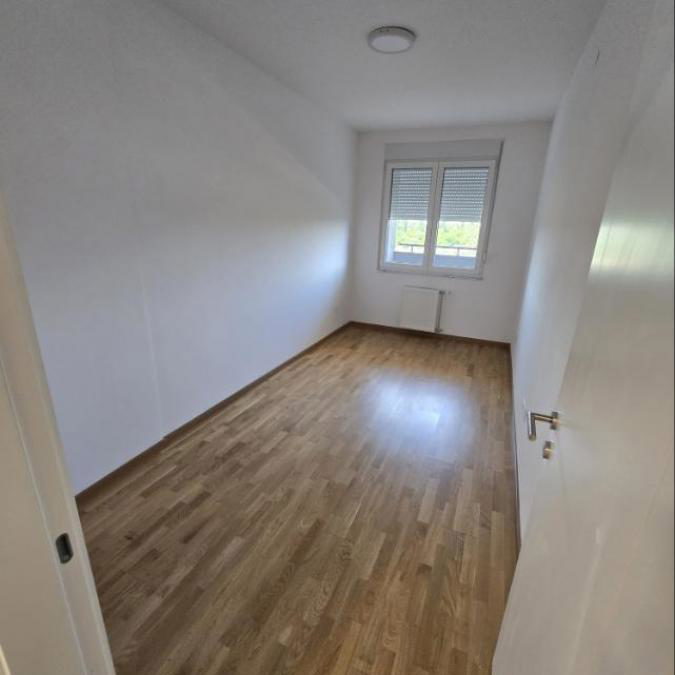 Četvorosoban stan na prodaju, Avijatičarsko Naselje, Novi Sad, 95m², 205.500 €