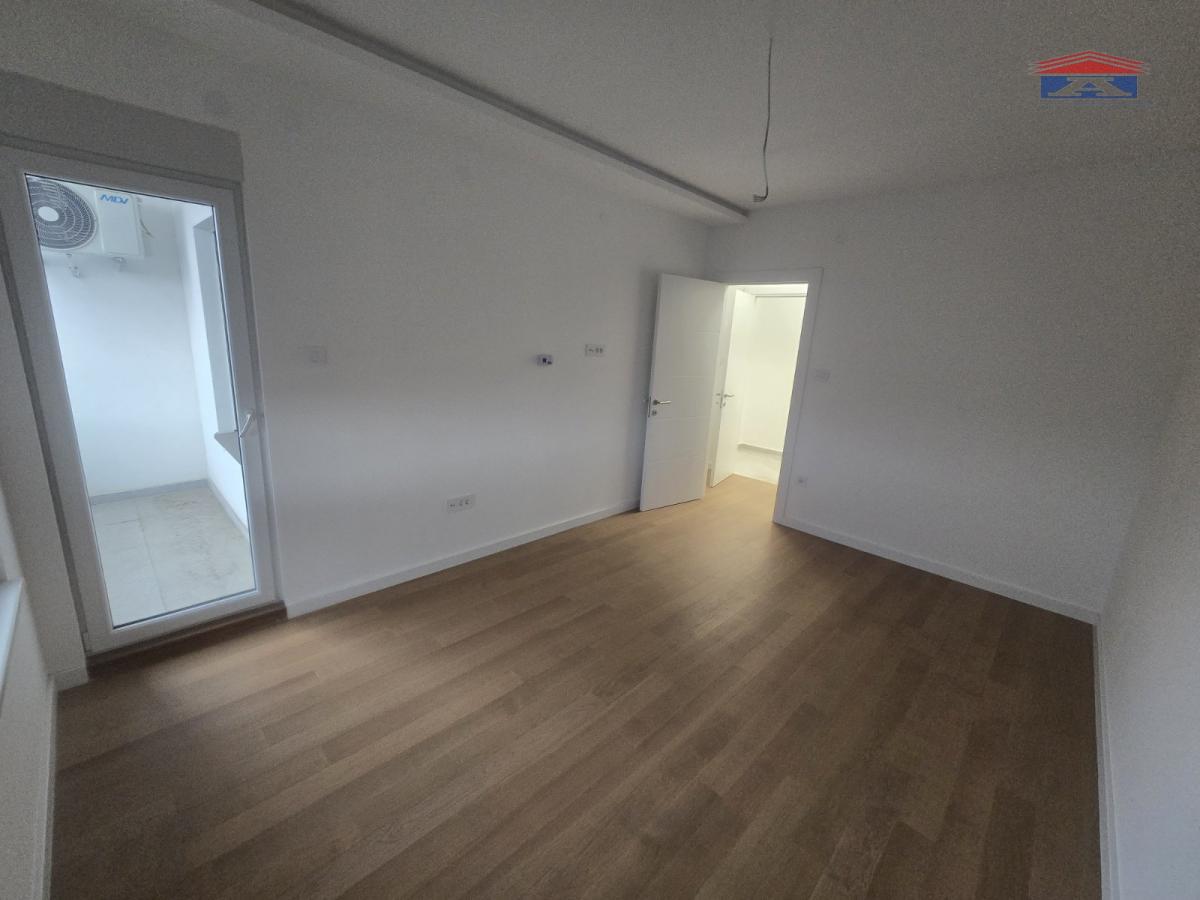 Petosoban stan na prodaju, Salajka, Novi Sad, 129m², 292.320 €