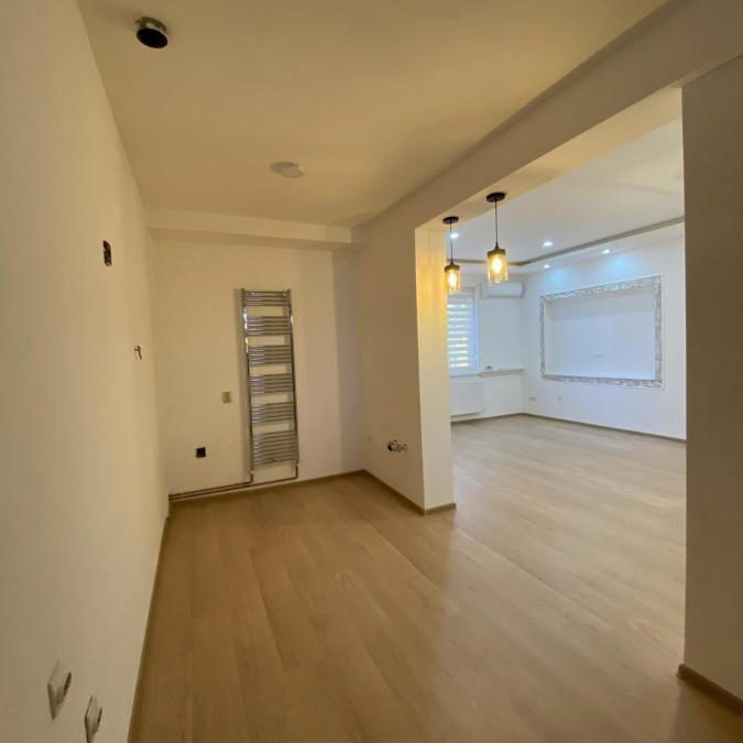 Trosoban stan na prodaju, Centar, Kikinda, 64m², 70.000 €