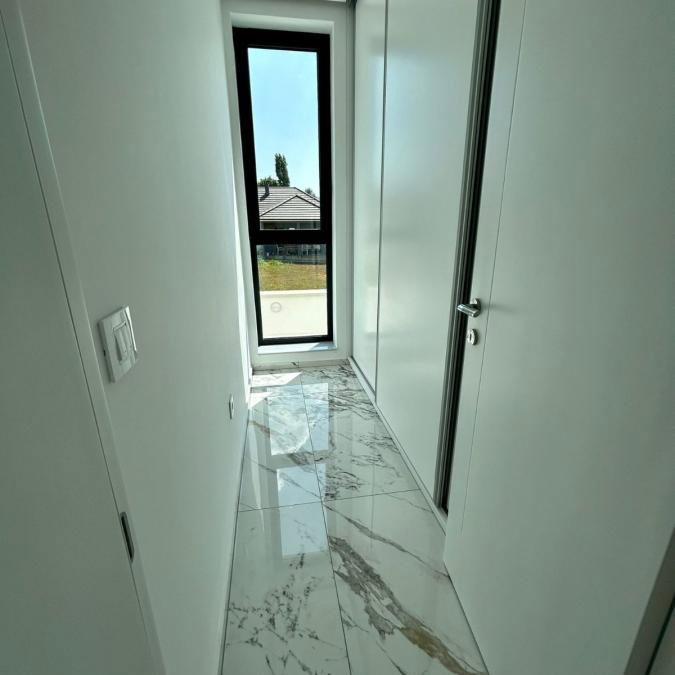 Kuća za izdavanje, Sremska Kamenica, Novi Sad, 180m², 2.100 €/mes