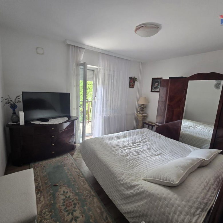 Četvorosoban stan na prodaju, Grbavica, Novi Sad, 108m², 311.500 €