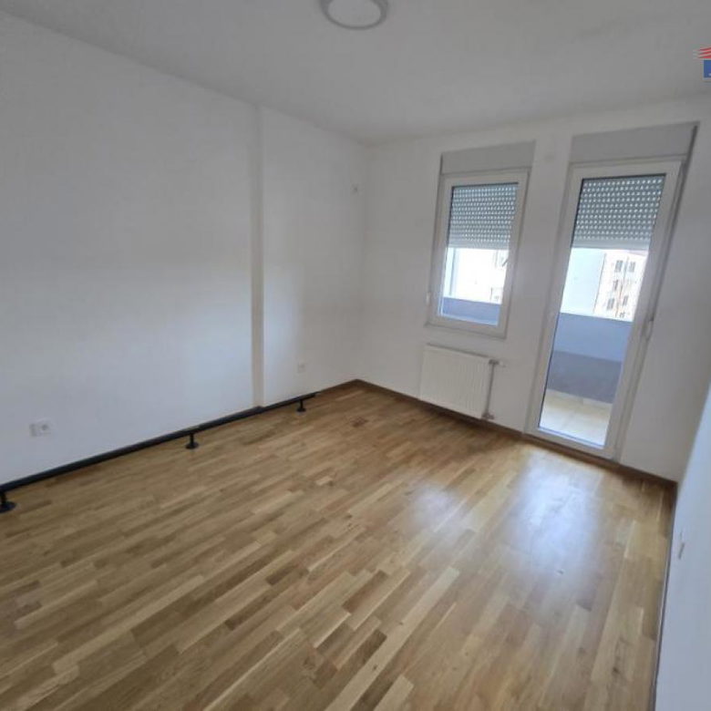 Četvorosoban stan na prodaju, Avijatičarsko Naselje, Novi Sad, 95m², 205.500 €
