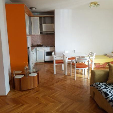 Trosoban stan na prodaju, Grbavica, Novi Sad, 108m², 189.000 €