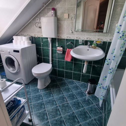 Trosoban stan na prodaju, Grbavica, Novi Sad, 66m², 195.700 €