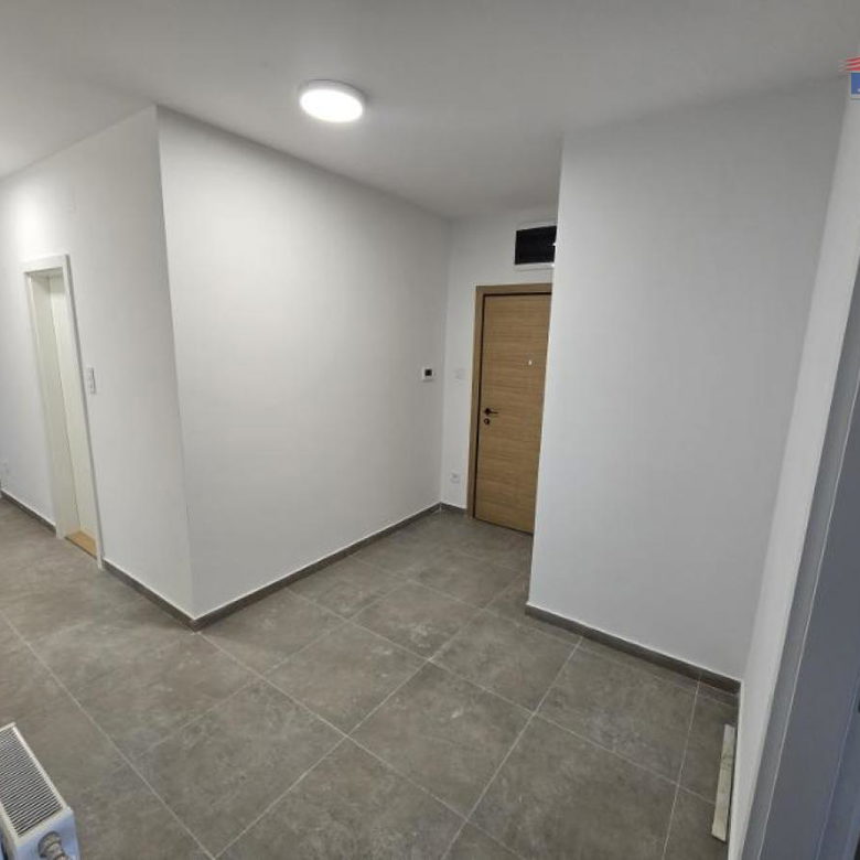 Četvorosoban stan na prodaju, Avijatičarsko Naselje, Novi Sad, 95m², 205.500 €
