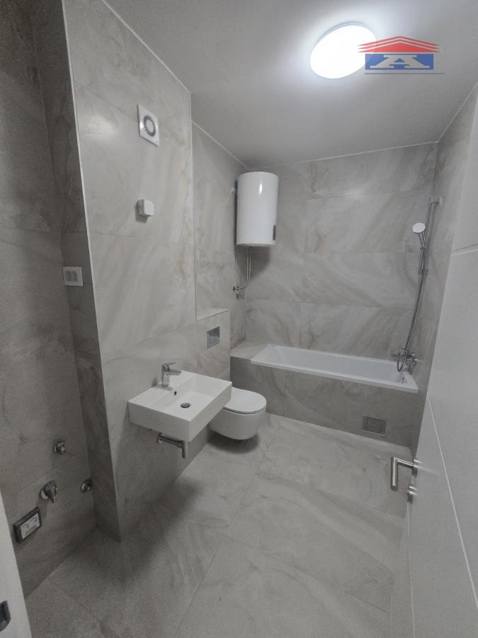 Petosoban stan na prodaju, Salajka, Novi Sad, 129m², 292.320 €