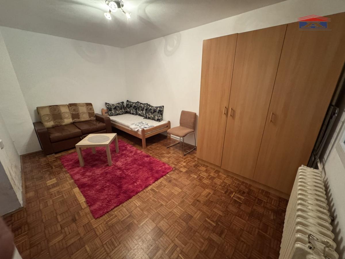 Jednoiposoban stan za izdavanje, Detelinara, Novi Sad, 32m², 300 €/mes