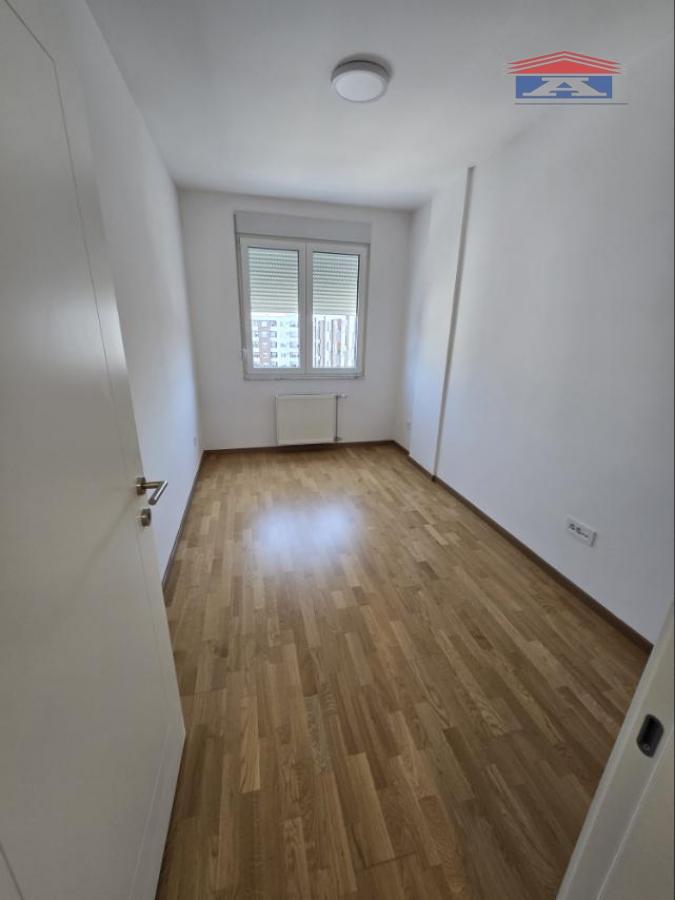 Četvorosoban stan na prodaju, Avijatičarsko Naselje, Novi Sad, 95m², 205.500 €