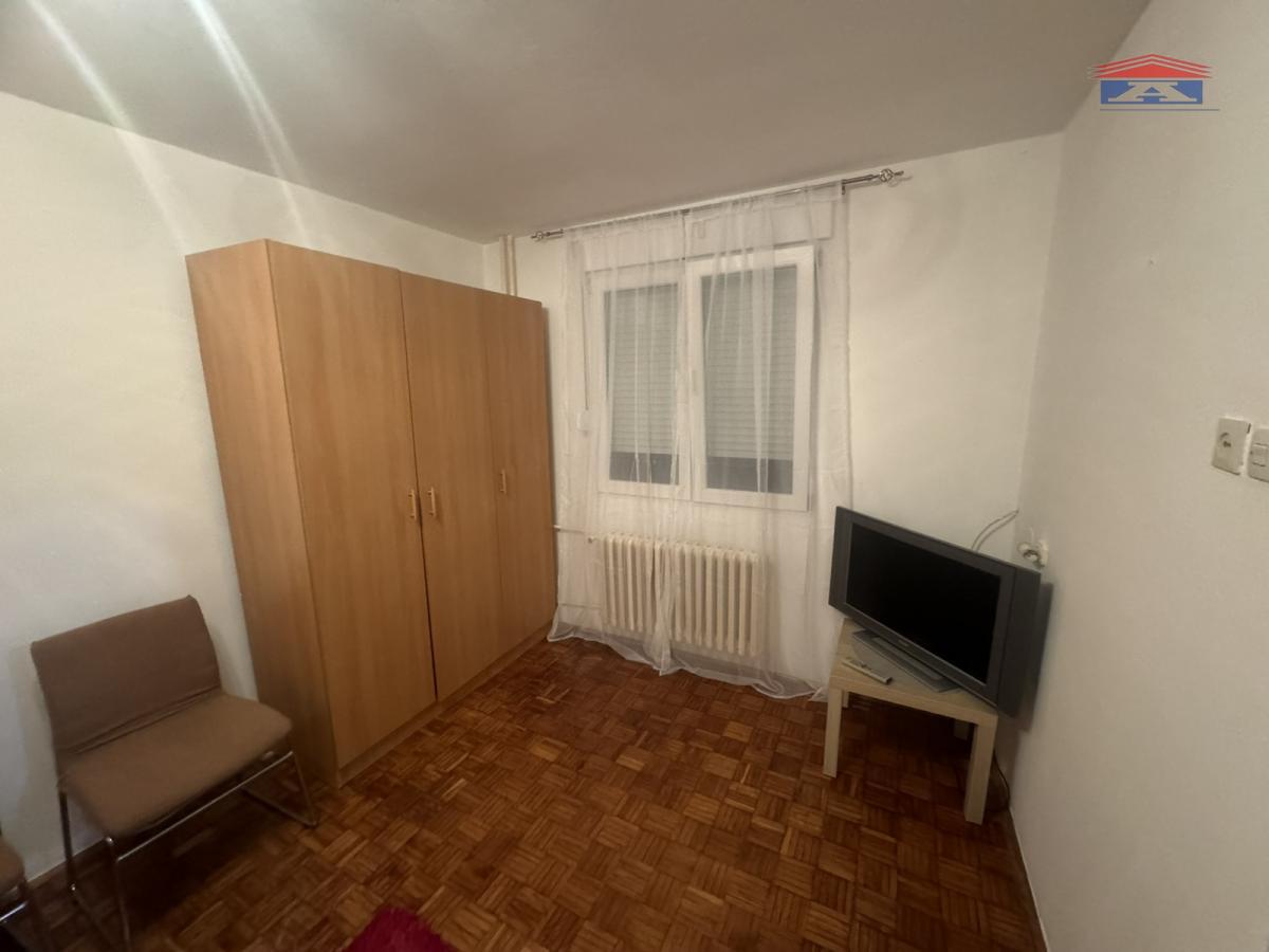 Jednoiposoban stan za izdavanje, Detelinara, Novi Sad, 32m², 300 €/mes