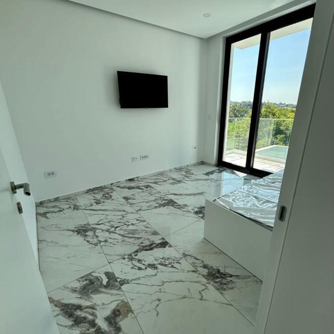 Kuća za izdavanje, Sremska Kamenica, Novi Sad, 180m², 2.100 €/mes