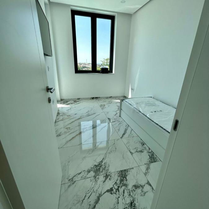 Kuća za izdavanje, Sremska Kamenica, Novi Sad, 180m², 2.100 €/mes