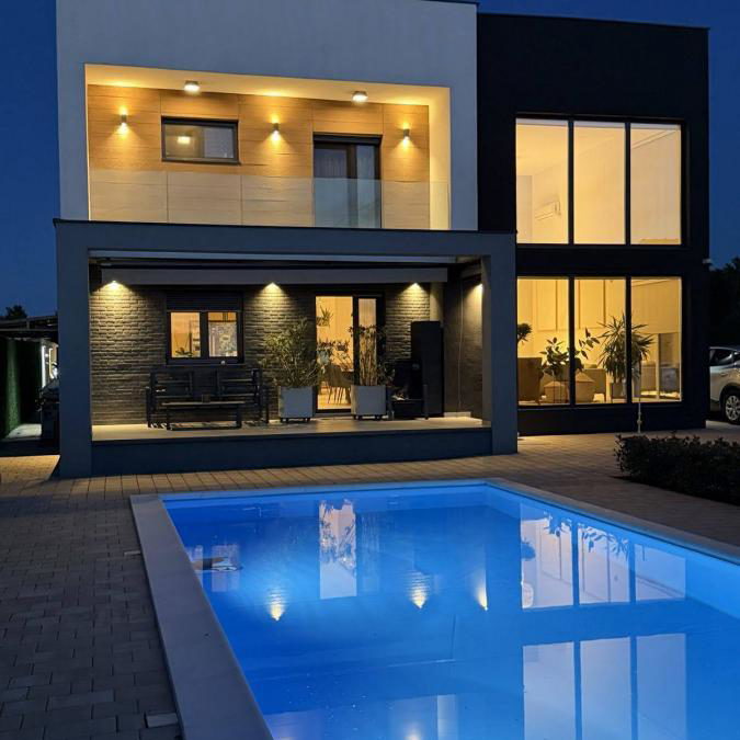 Kuća na prodaju, Petrovaradin, Novi Sad, 360m², 790.000 €