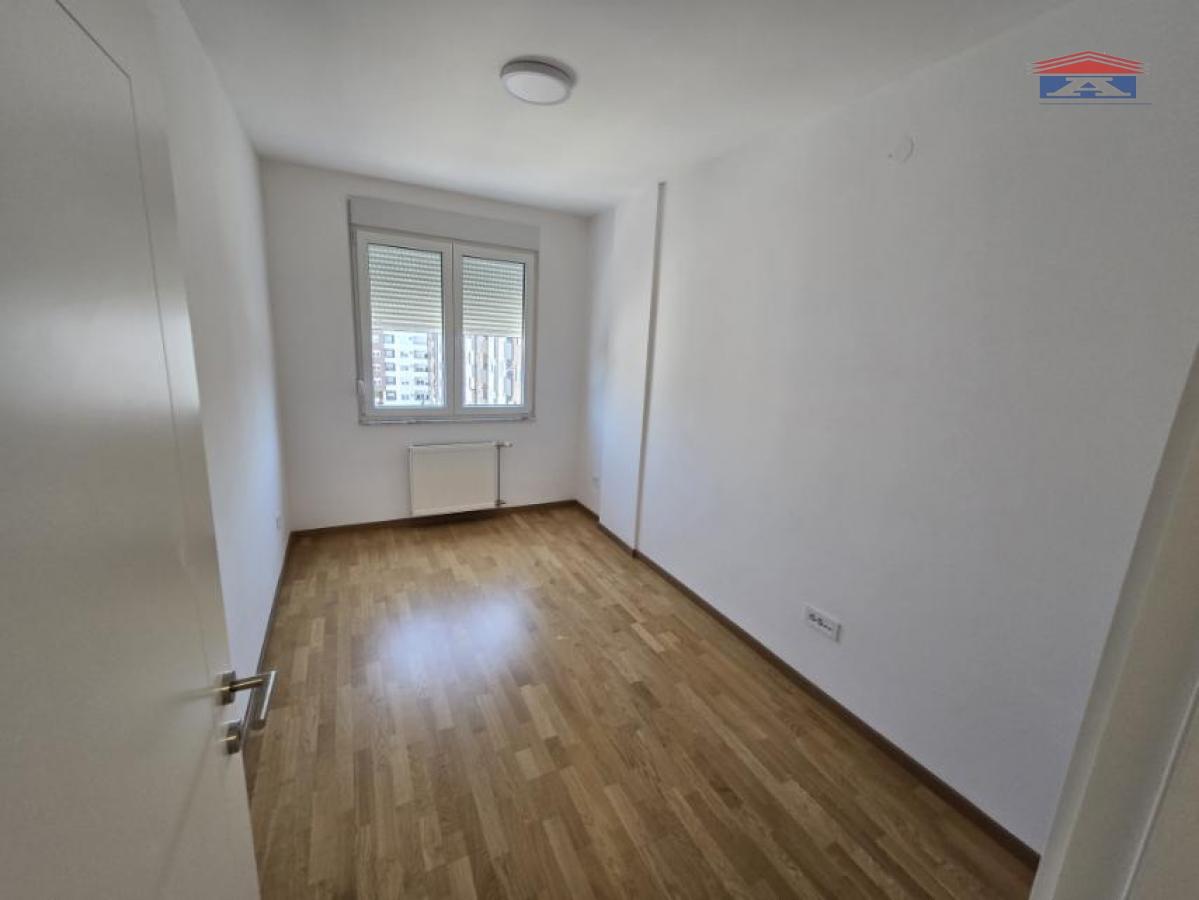 Četvorosoban stan na prodaju, Avijatičarsko Naselje, Novi Sad, 95m², 205.500 €