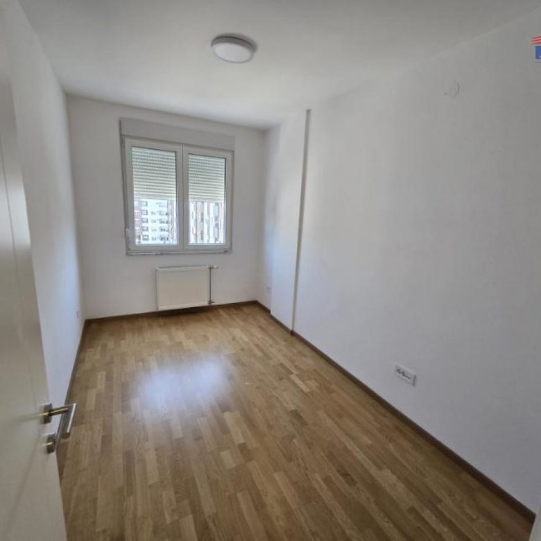 Četvorosoban stan na prodaju, Avijatičarsko Naselje, Novi Sad, 95m², 205.500 €