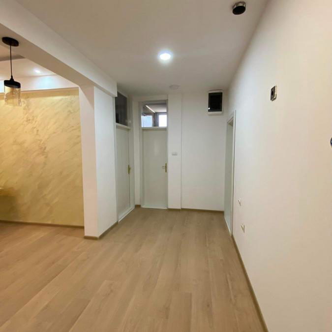 Trosoban stan na prodaju, Centar, Kikinda, 64m², 70.000 €