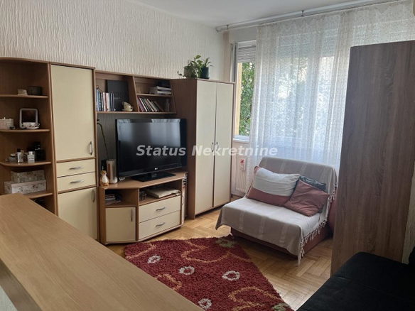 Stan Izdavanje Novi Sad  25 m2