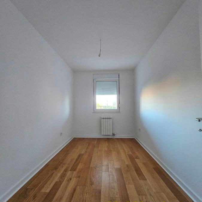Stan Prodaja Beograd Vukov Spomenik 110 m2