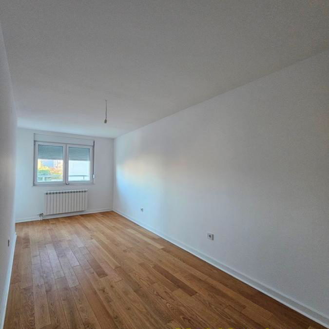 Stan Prodaja Beograd Vukov Spomenik 110 m2