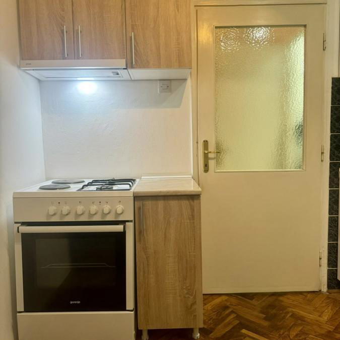 Stan Izdavanje Novi Sad  32 m2