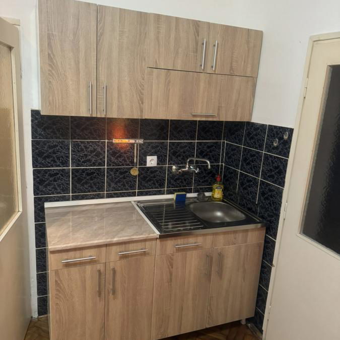 Stan Izdavanje Novi Sad  32 m2