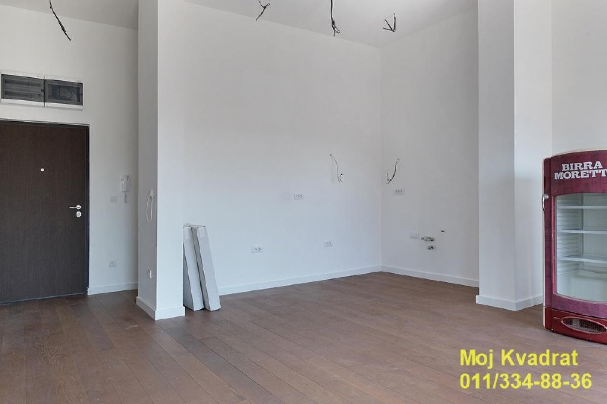 Stan Prodaja Beograd Vukov Spomenik 92 m2