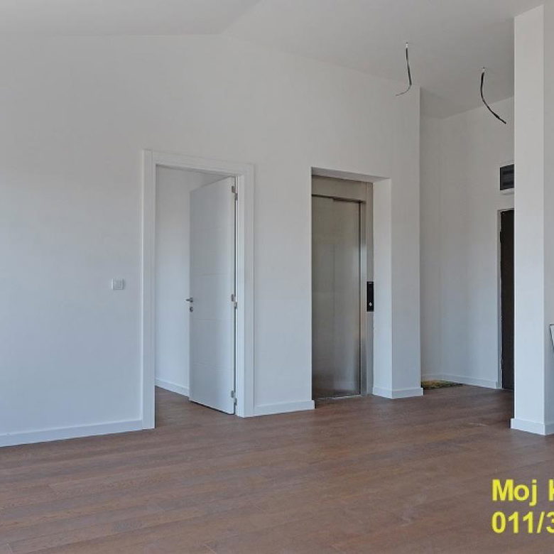 Stan Prodaja Beograd Vukov Spomenik 92 m2