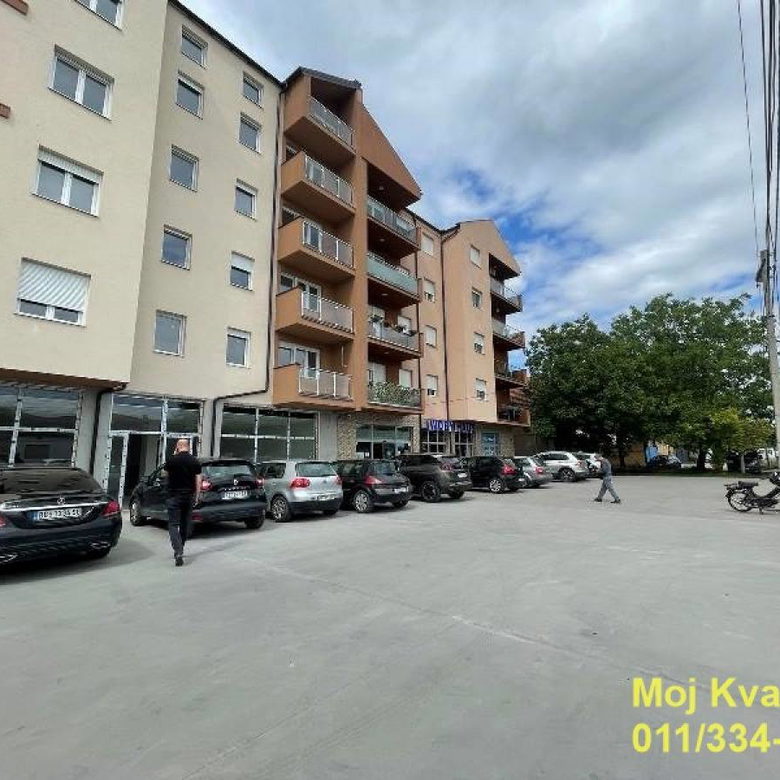 Lokal Izdavanje Stara Pazova  410 m2