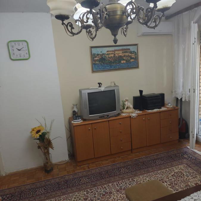 Stan Izdavanje Novi Sad  80 m2