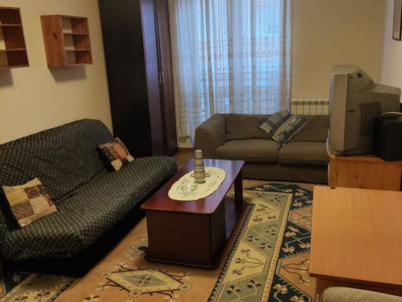 Stan Izdavanje Novi Sad  27 m2