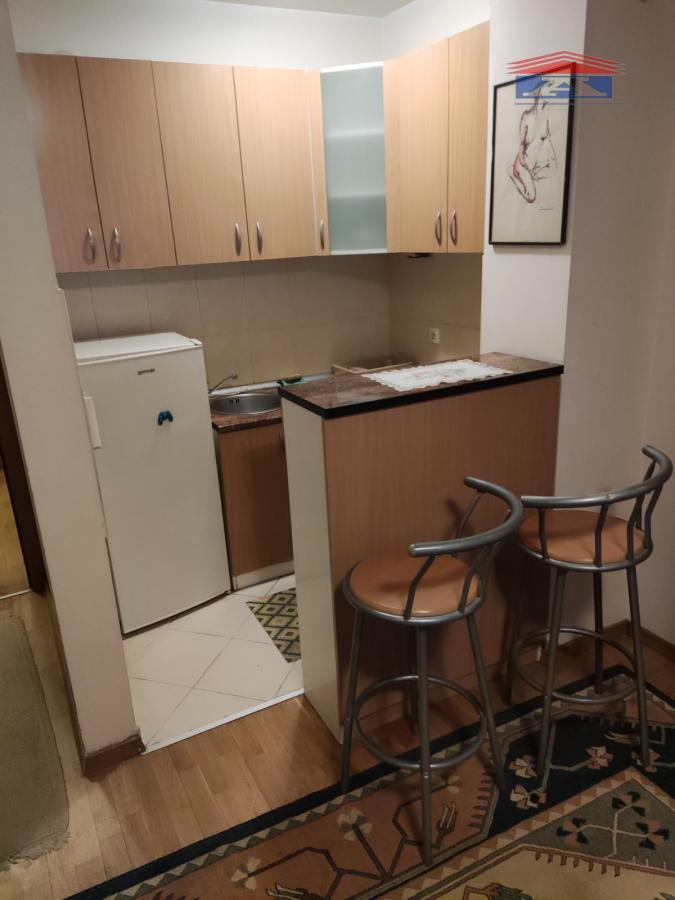 Stan Izdavanje Novi Sad  27 m2