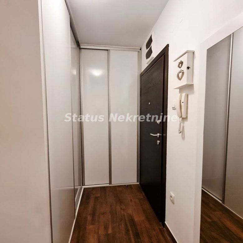 Stan Prodaja Novi Sad  63 m2