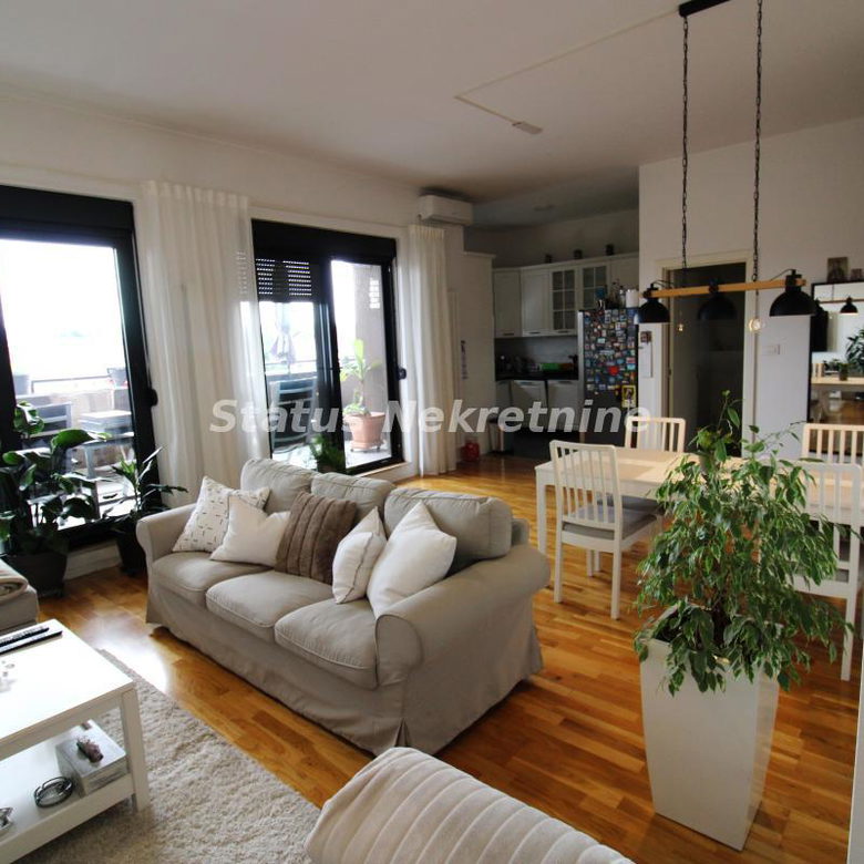 Stan Prodaja Novi Sad  155 m2