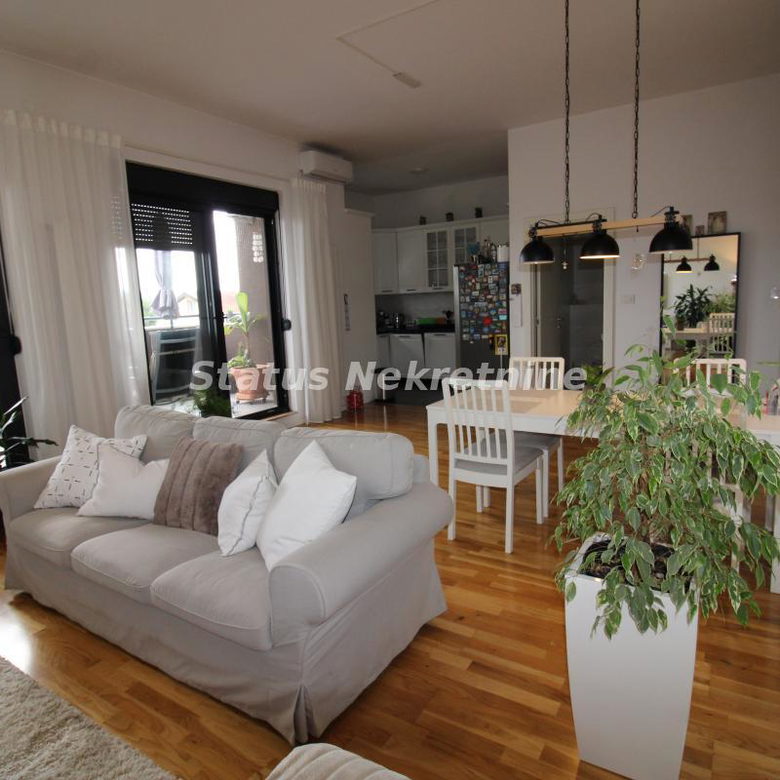 Stan Prodaja Novi Sad  155 m2