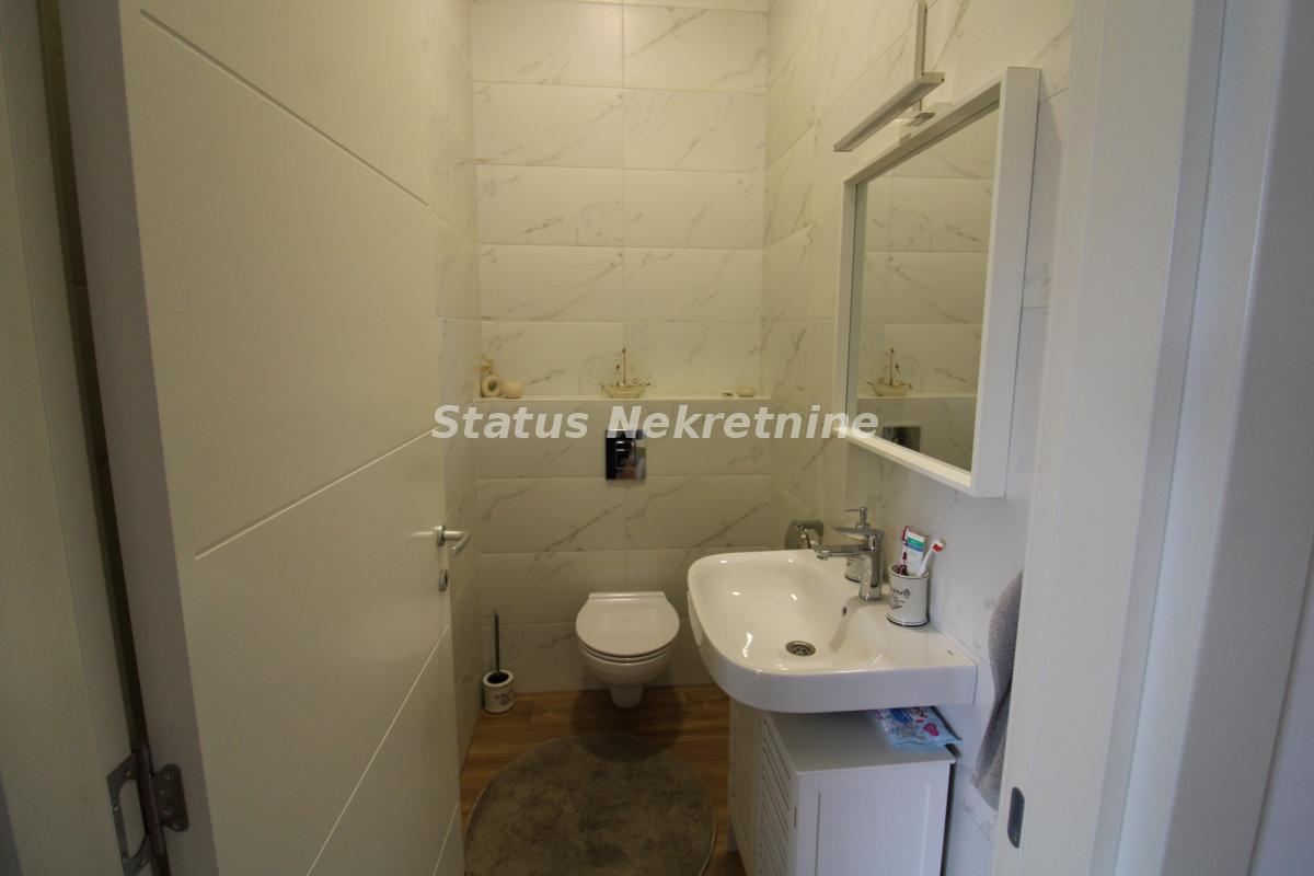 Stan Prodaja Novi Sad  155 m2