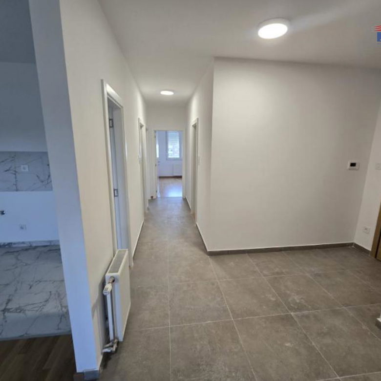 Stan Prodaja Novi Sad  95 m2