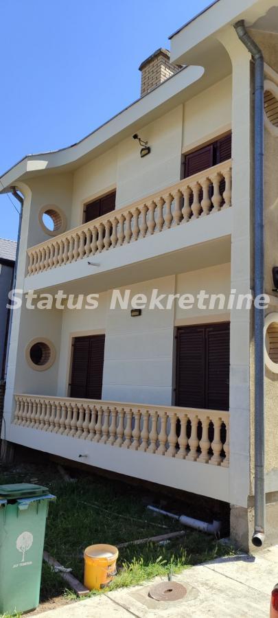 Kuća Prodaja Temerin  420 m2