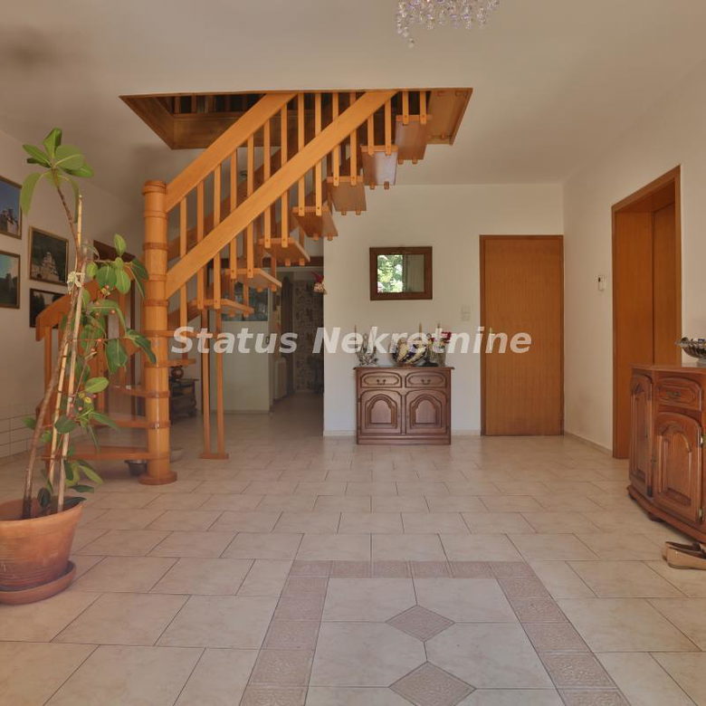 Kuća Prodaja Novi Sad  322 m2