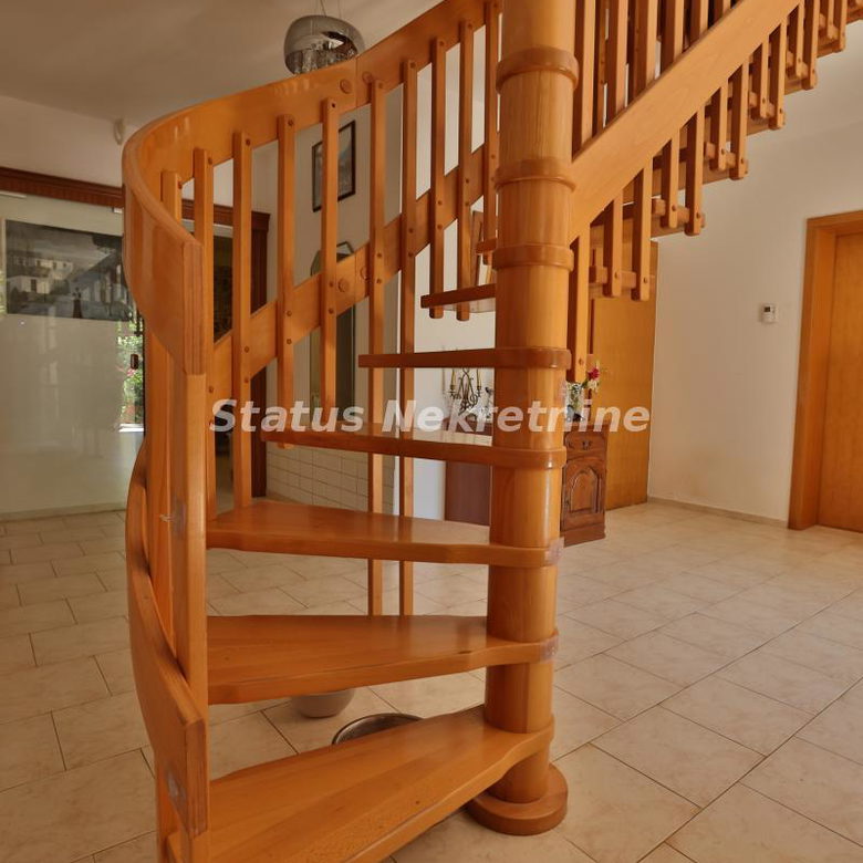 Kuća Prodaja Novi Sad  322 m2