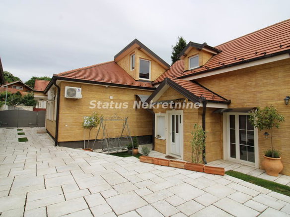 Kuća Prodaja Sremski Karlovci  285 m2