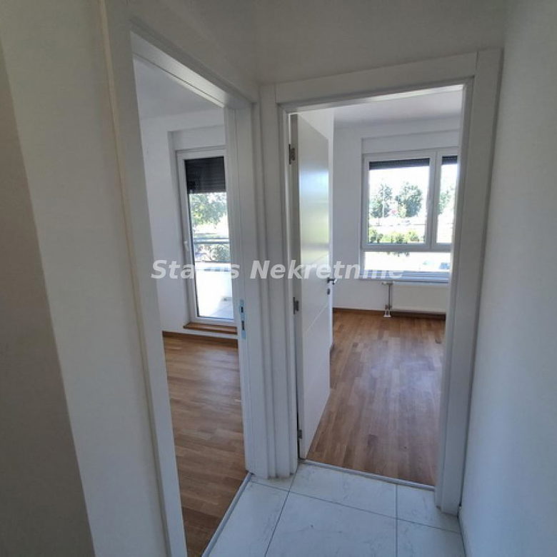 Stan Prodaja Novi Sad  87 m2