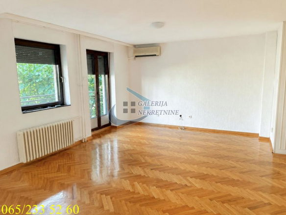 Stan Izdavanje Beograd Gundulićev Venac 97 m2