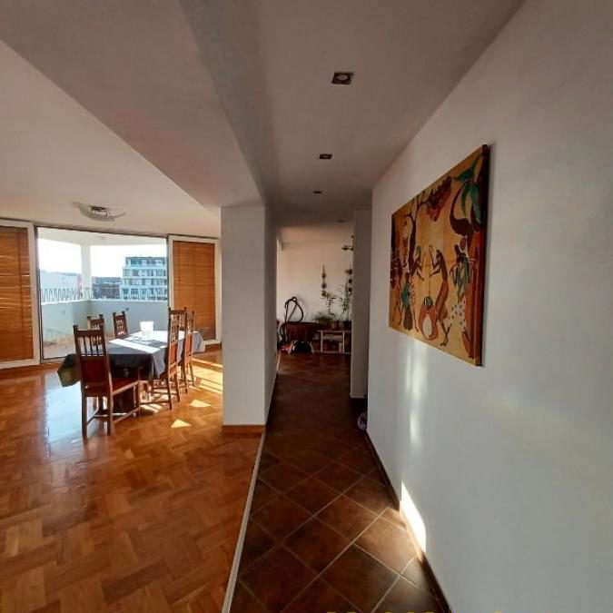 Stan Prodaja Beograd Đeram 220 m2